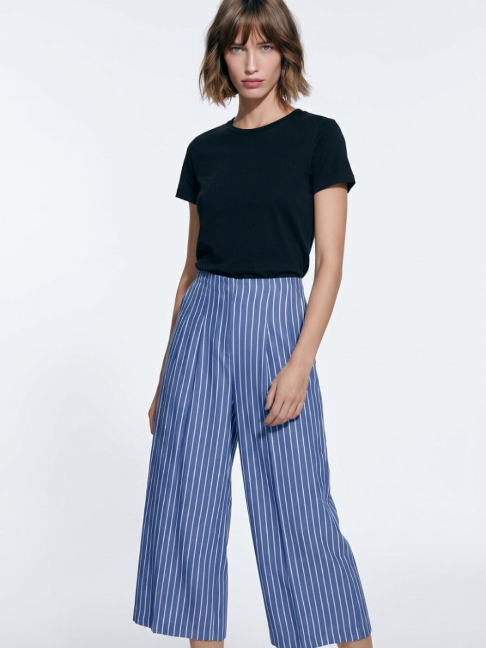 Blue Rain High Waist White Striped Cropped Wide Leg Pants S 26" waist